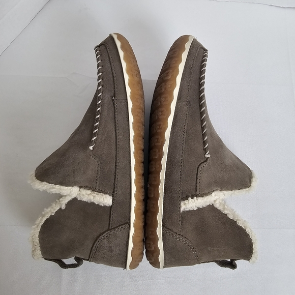 L.L.Bean Brown Suede Moccasins Plush Shearling Lined Size 10 - Picture 7 of 9